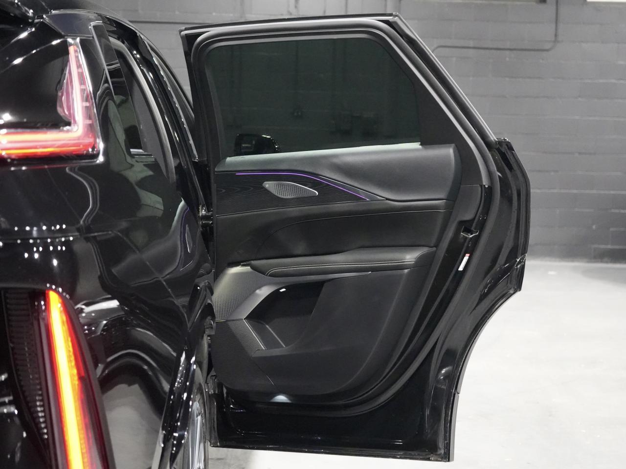 2024 Cadillac LYRIQ Sport w-1SJ/PANO/360CAM/ADAPTIVE CRUISE/1OWNER Photo