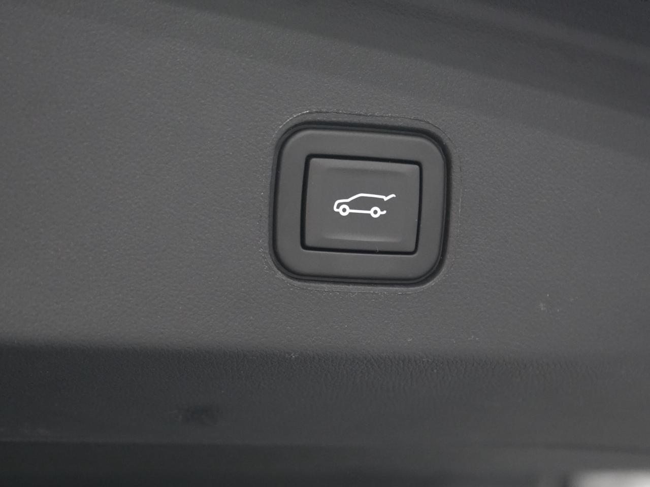 2024 Cadillac LYRIQ Sport w-1SJ/PANO/360CAM/ADAPTIVE CRUISE/1OWNER Photo