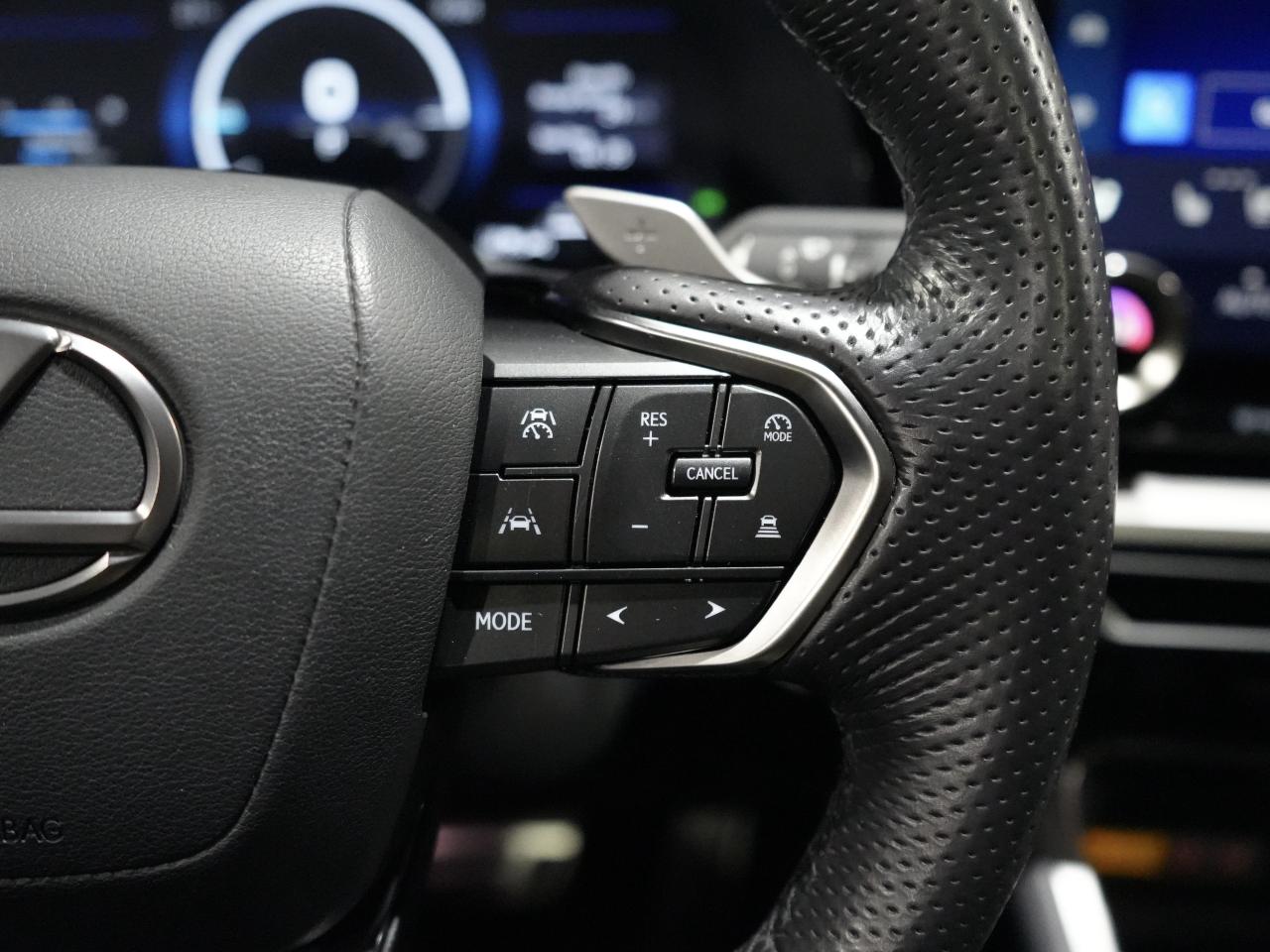 2024 Lexus TX TX 500h/PANO/22 IN RIM/NAV/NO ACCIDENT/1-OWNER Photo