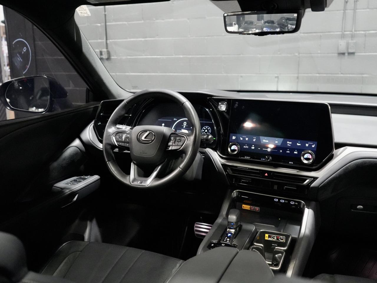 2024 Lexus TX TX 500h/PANO/22 IN RIM/NAV/NO ACCIDENT/1-OWNER Photo