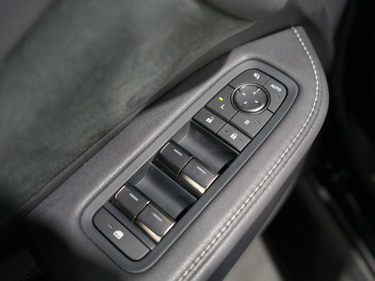 2024 Lexus TX TX 500h/PANO/22 IN RIM/NAV/NO ACCIDENT/1-OWNER Photo