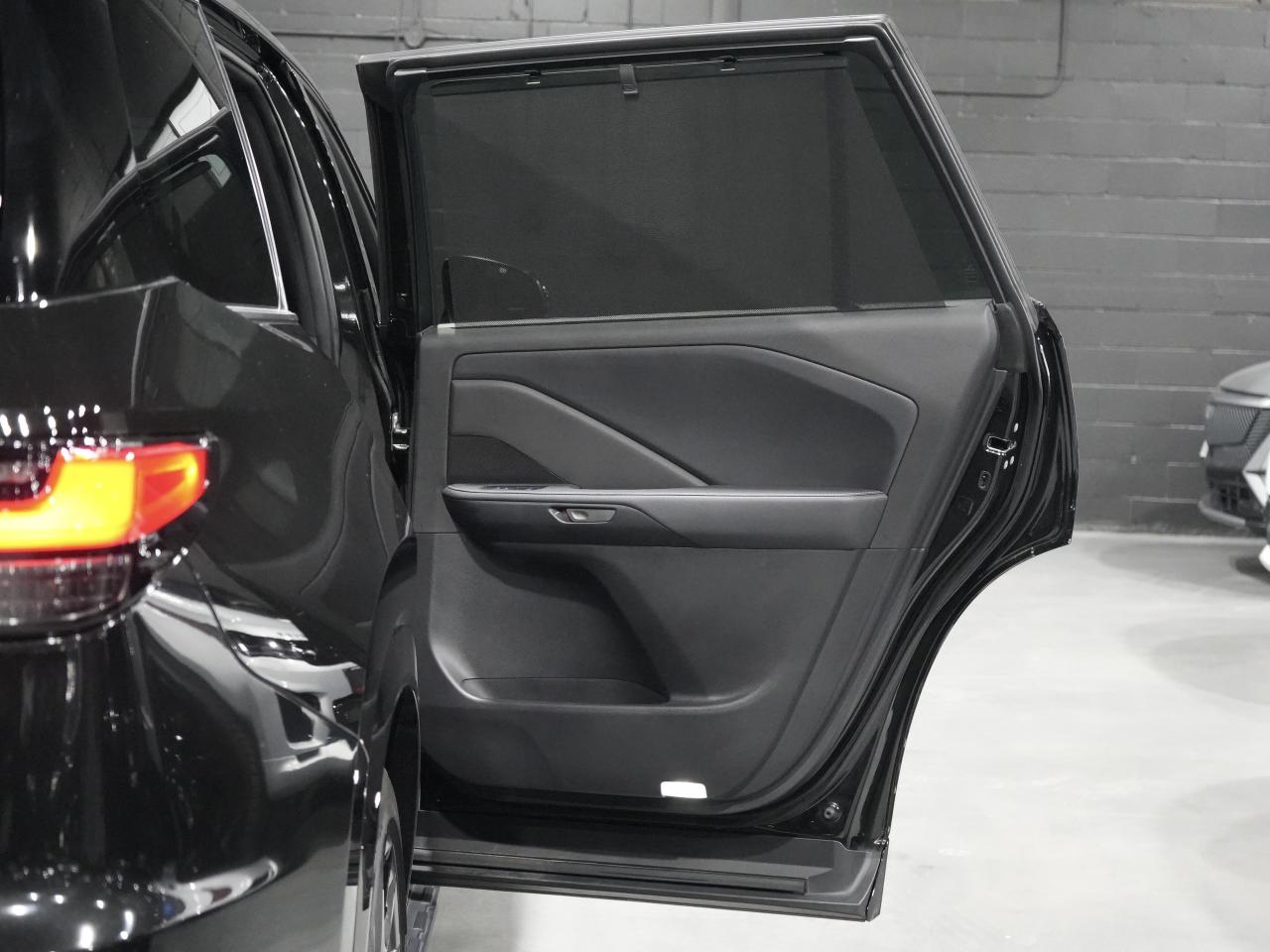 2024 Lexus TX TX 500h/PANO/22 IN RIM/NAV/NO ACCIDENT/1-OWNER Photo