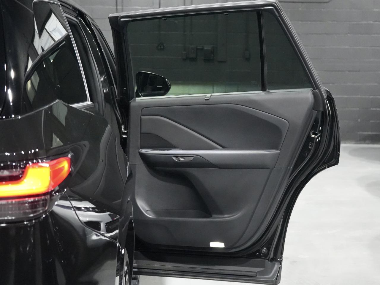 2024 Lexus TX TX 500h/PANO/22 IN RIM/NAV/NO ACCIDENT/1-OWNER Photo