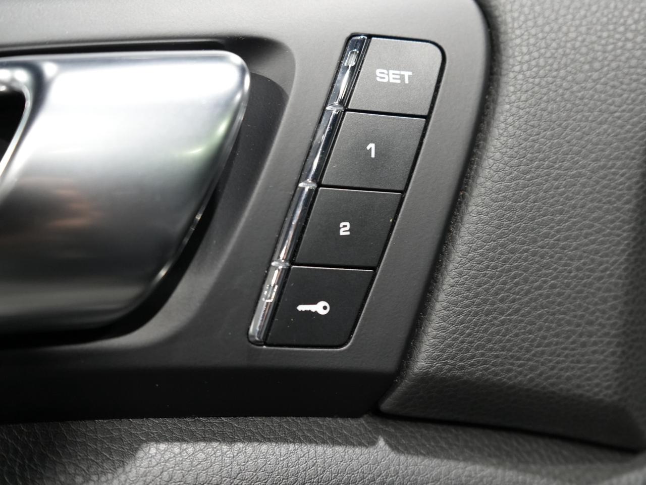 2016 Porsche Cayenne S E-Hybrid/360 CAM/PANO/NAV/BOSE/NO ACCIDENT Photo