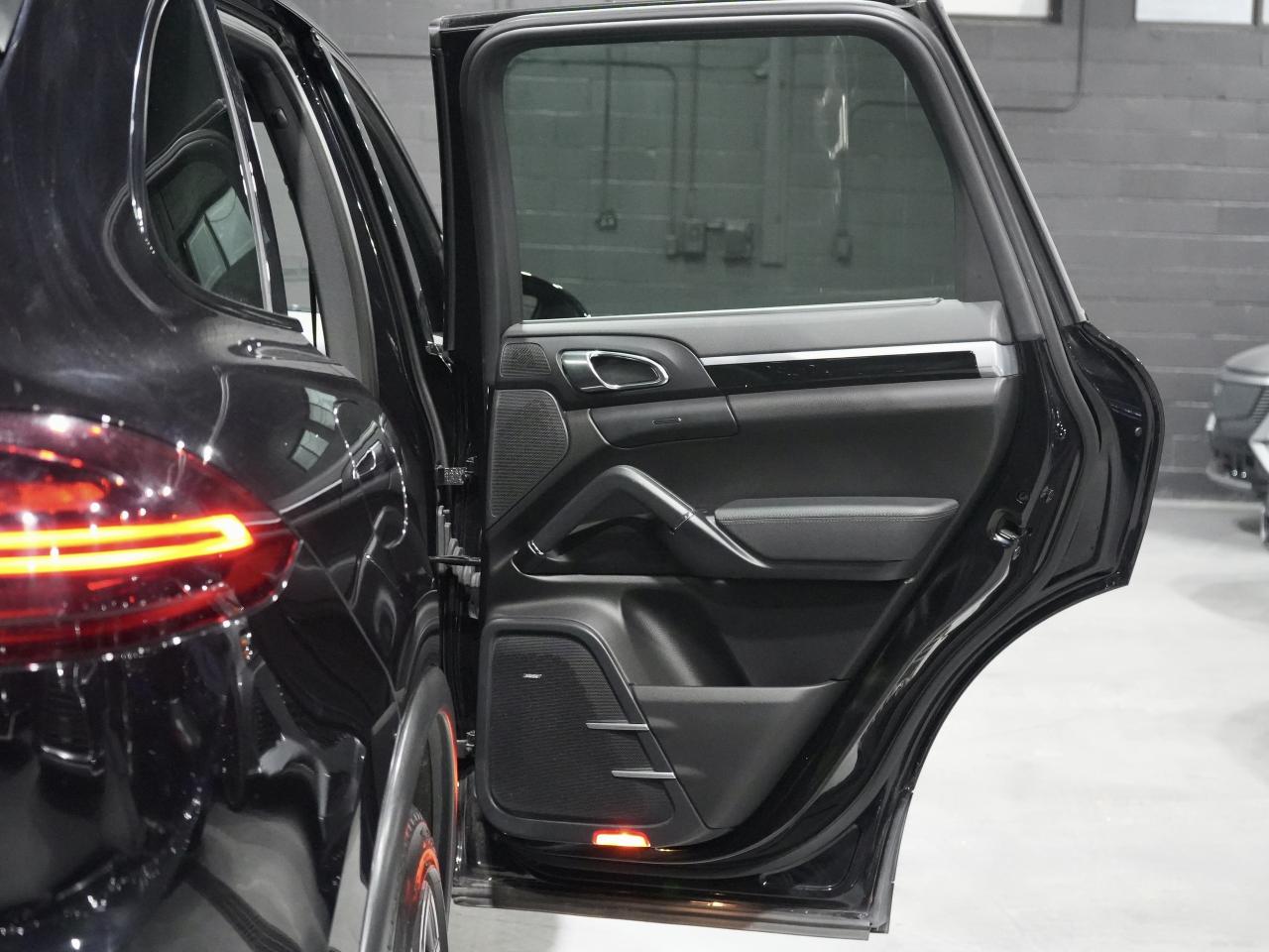 2016 Porsche Cayenne S E-Hybrid/360 CAM/PANO/NAV/BOSE/NO ACCIDENT Photo