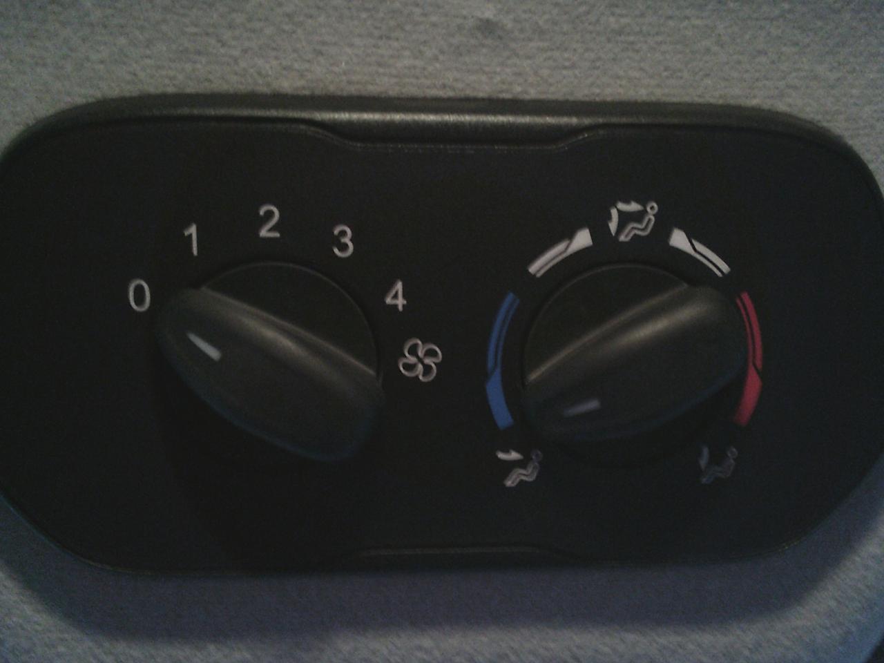 2015 Ford Transit T-150 130  Low Roof XL Sliding RH Dr - Photo #27