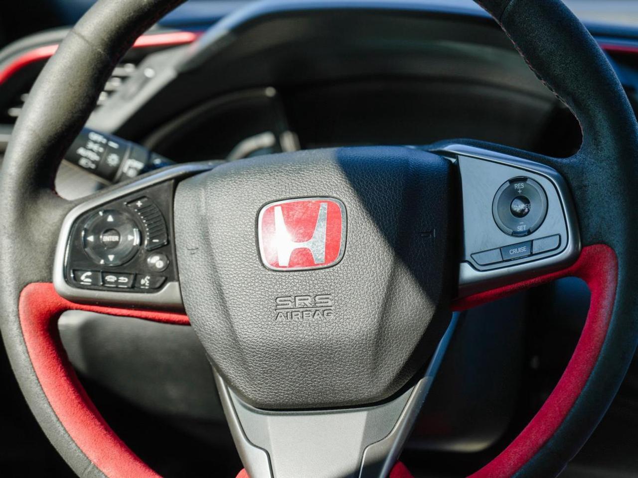 2018 Honda Civic Type R TYPE-R MANUAL JUST REDUCED FOR YOU! Photo