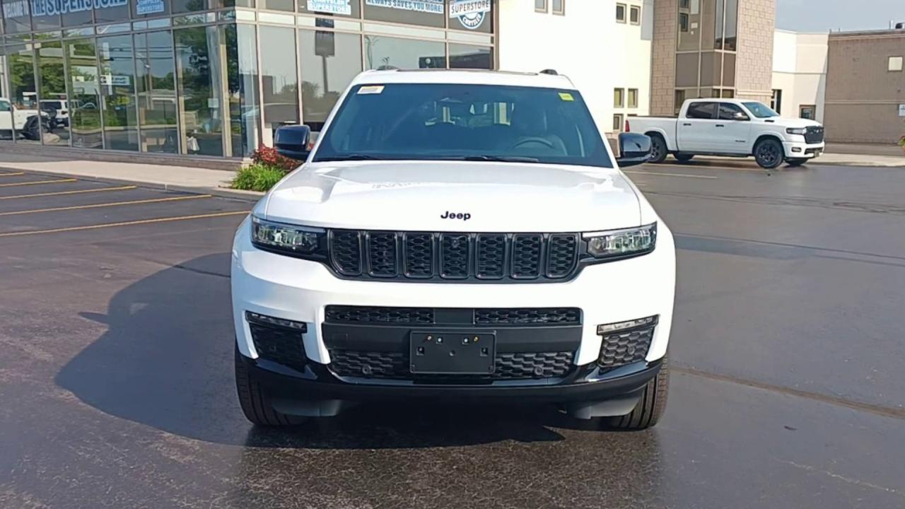 2025 Jeep Grand Cherokee L Limited 4x4 Photo2