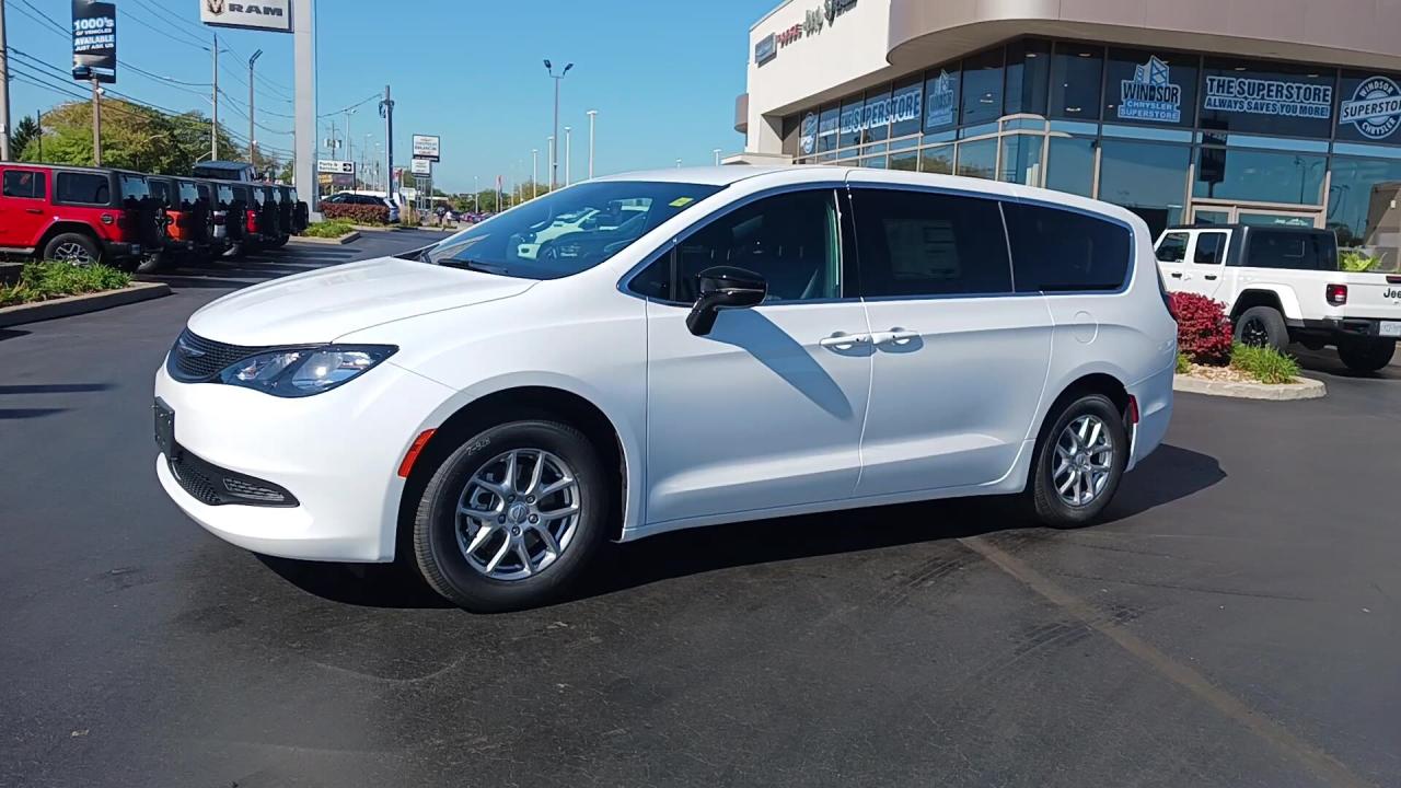 2026 Dodge Grand Caravan SXT 2WD Photo3