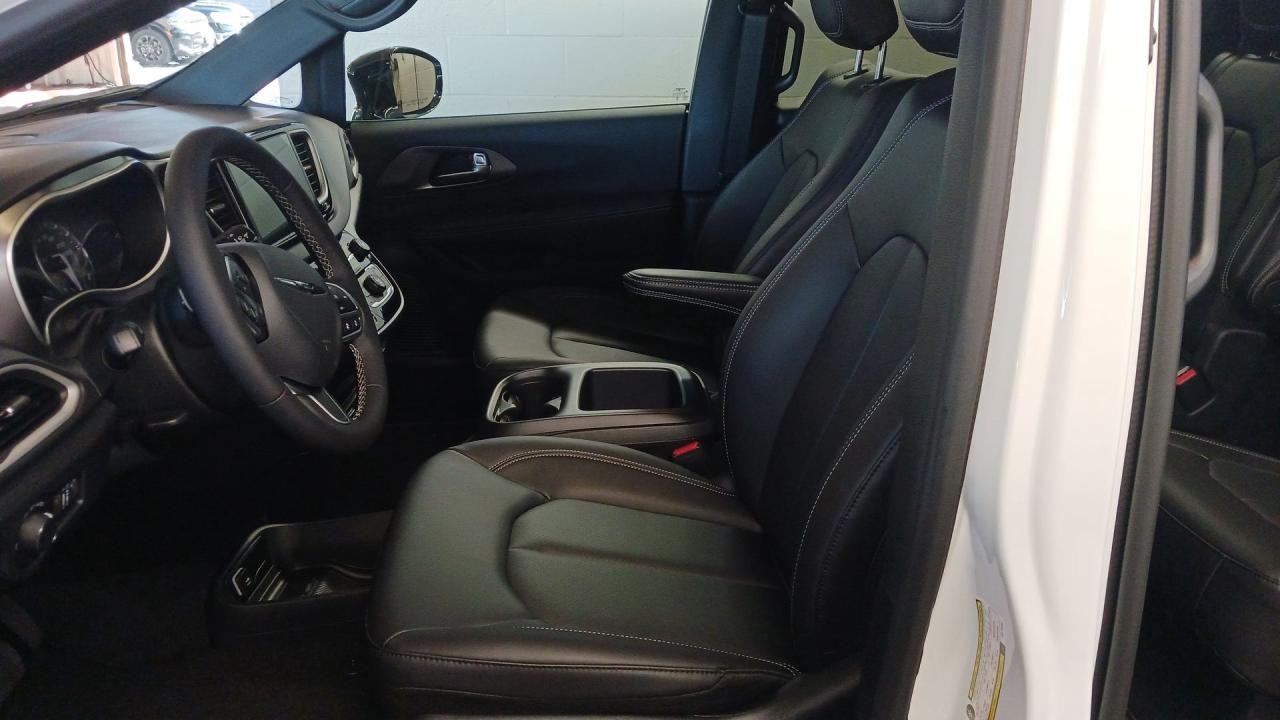 2026 Dodge Grand Caravan SXT 2WD Photo