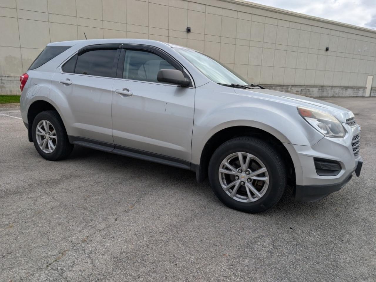 2017 Chevrolet Equinox LS  **LOW MILEAGE - AWD** Photo