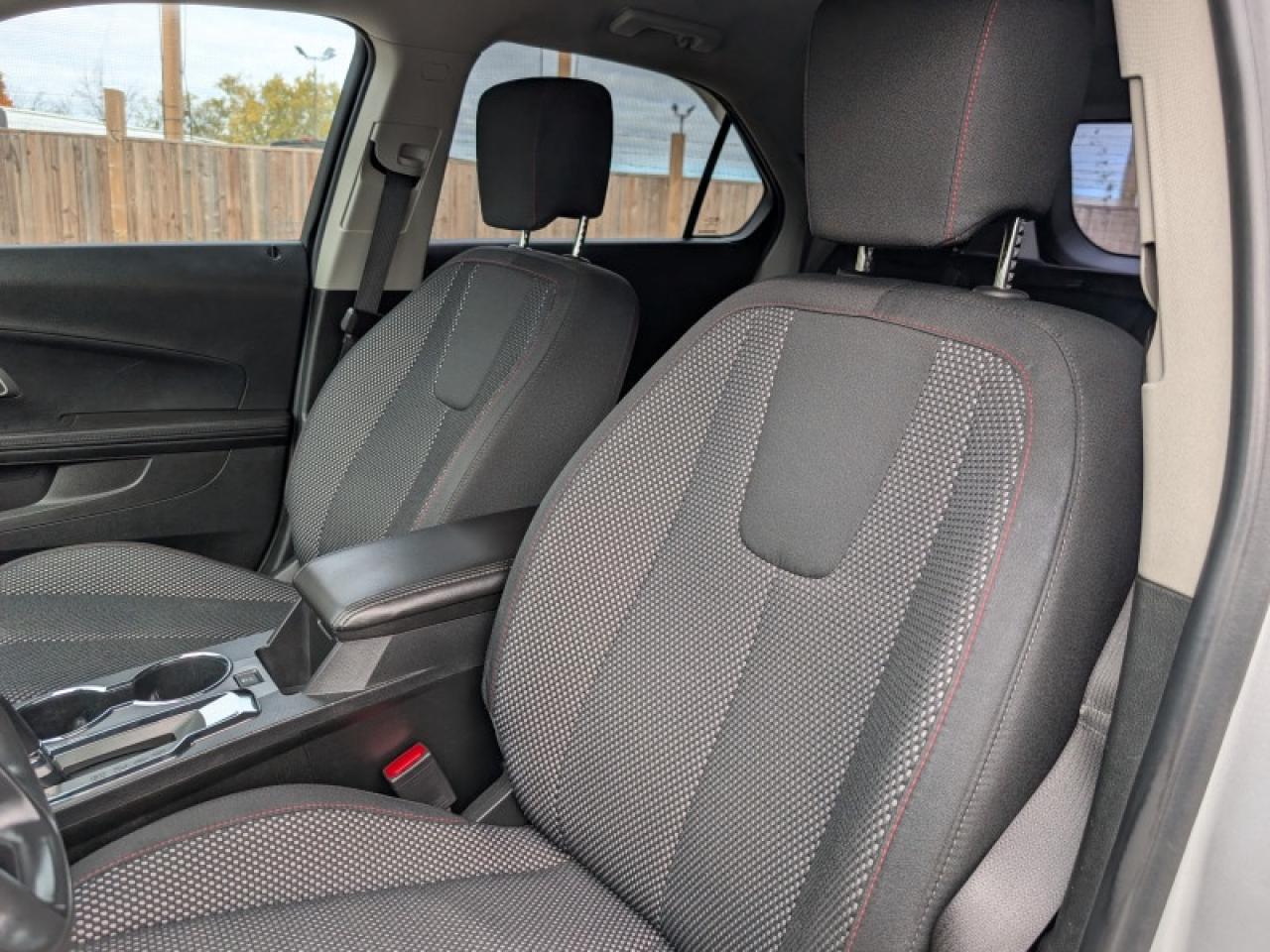 2017 Chevrolet Equinox LS  **LOW MILEAGE - AWD** Photo