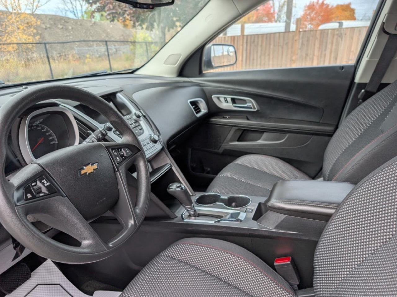 2017 Chevrolet Equinox LS  **LOW MILEAGE - AWD** Photo