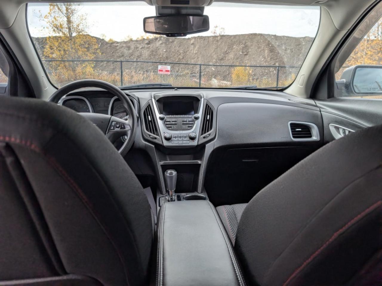 2017 Chevrolet Equinox LS  **LOW MILEAGE - AWD** Photo