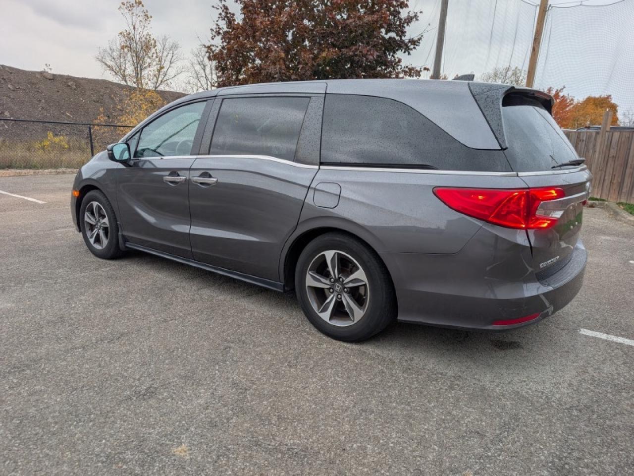 2019 Honda Odyssey EX Photo2