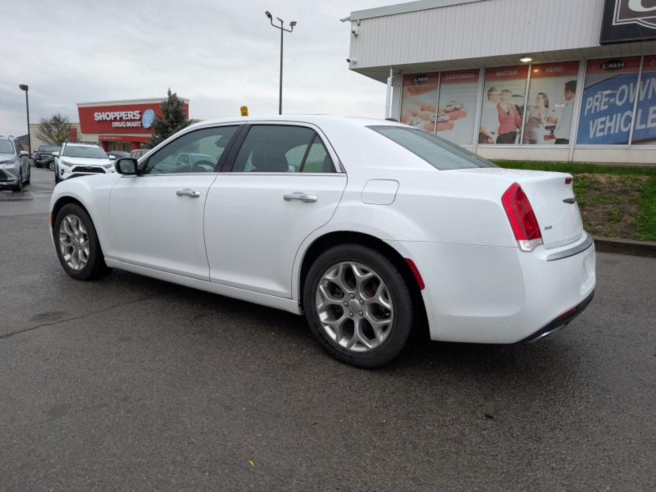 2016 Chrysler 300 Platinum Photo3