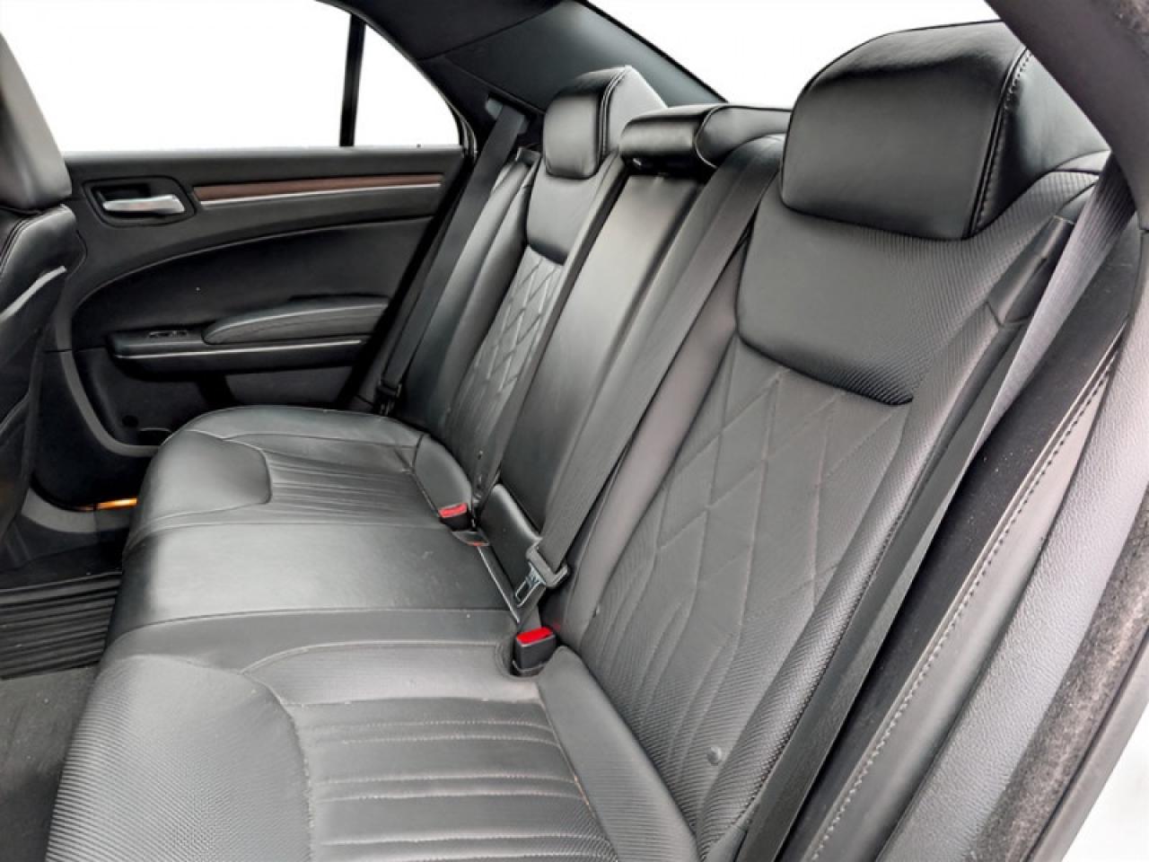 2016 Chrysler 300 Platinum  **LOADED - V6 - AWD** Photo