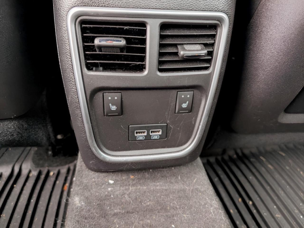 2016 Chrysler 300 Platinum  **LOADED - V6 - AWD** Photo