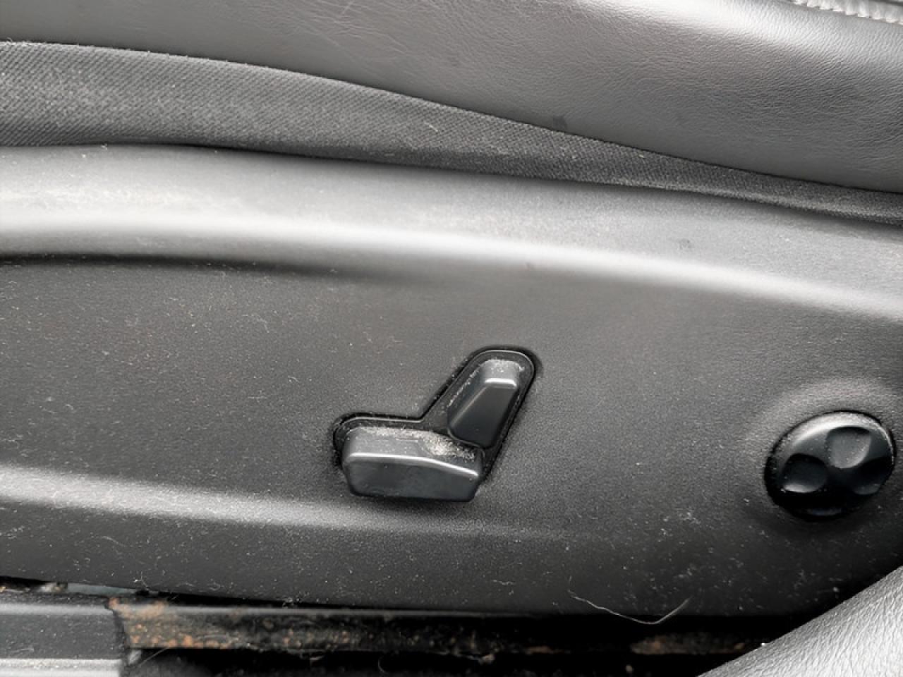 2016 Chrysler 300 Platinum  **LOADED - V6 - AWD** Photo