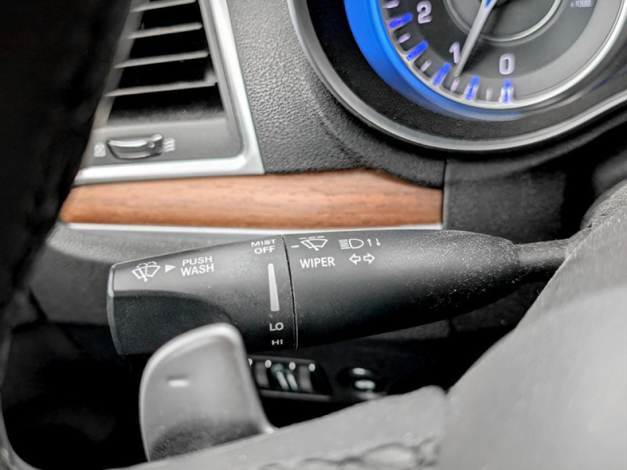 2016 Chrysler 300 Platinum  **LOADED - V6 - AWD** Photo