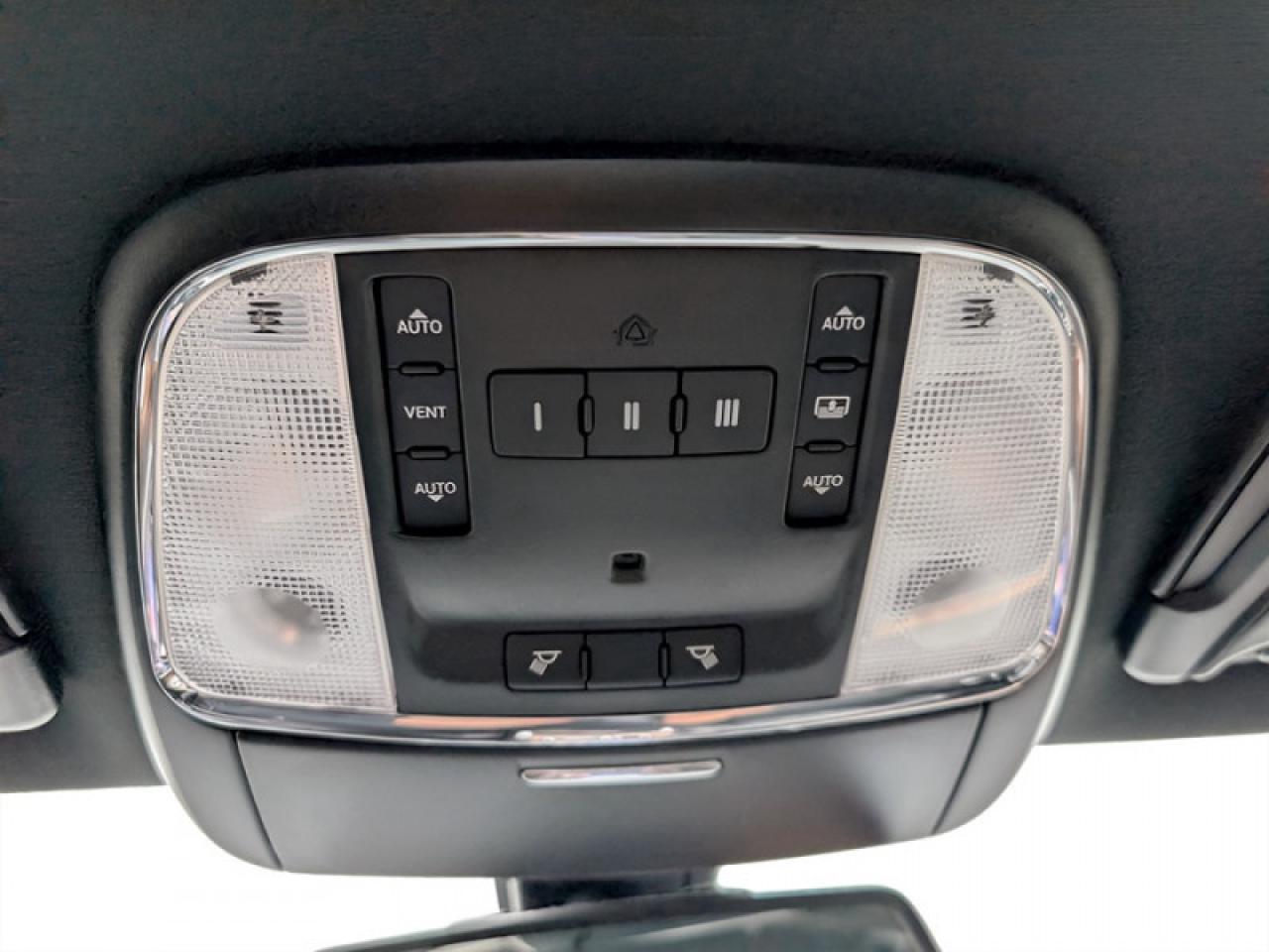 2016 Chrysler 300 Platinum  **LOADED - V6 - AWD** Photo