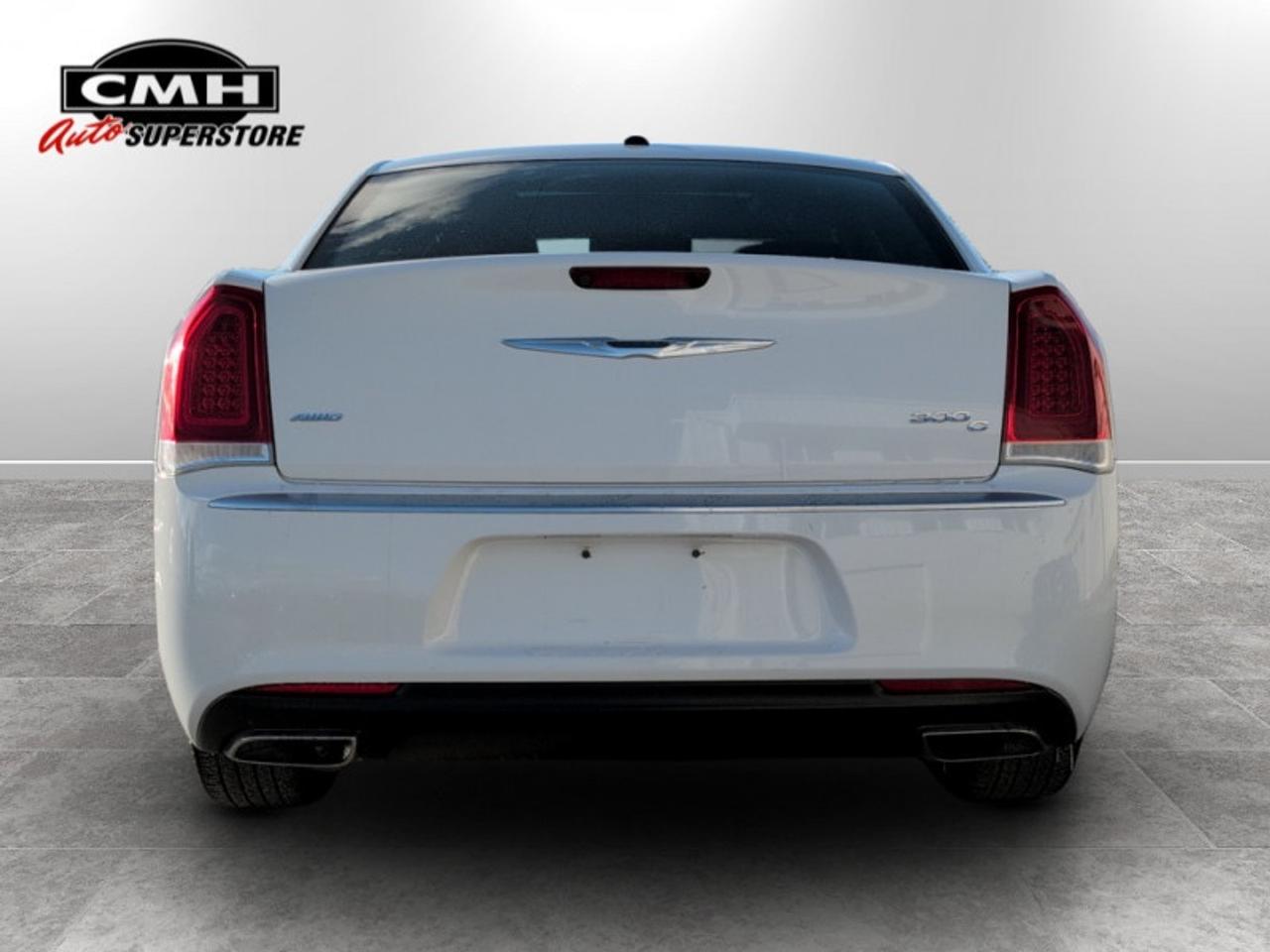 2016 Chrysler 300 Platinum  **LOADED - V6 - AWD** Photo