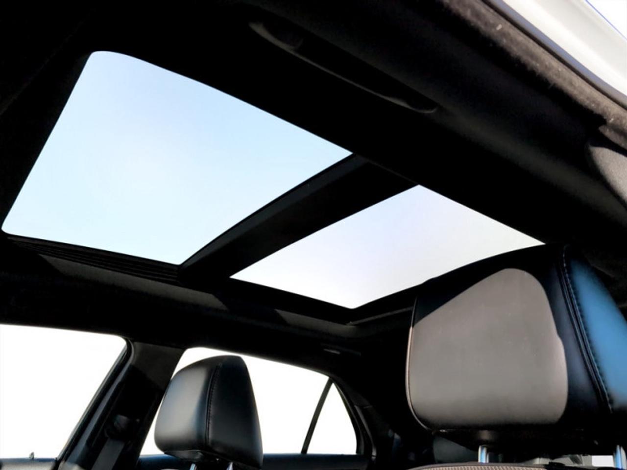 2016 Chrysler 300 Platinum  **LOADED - V6 - AWD** Photo