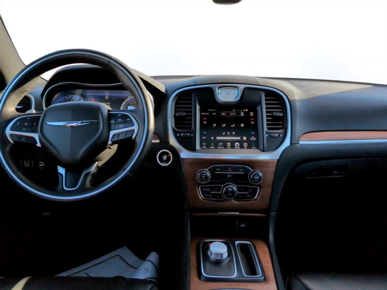 2016 Chrysler 300 Platinum  **LOADED - V6 - AWD** Photo