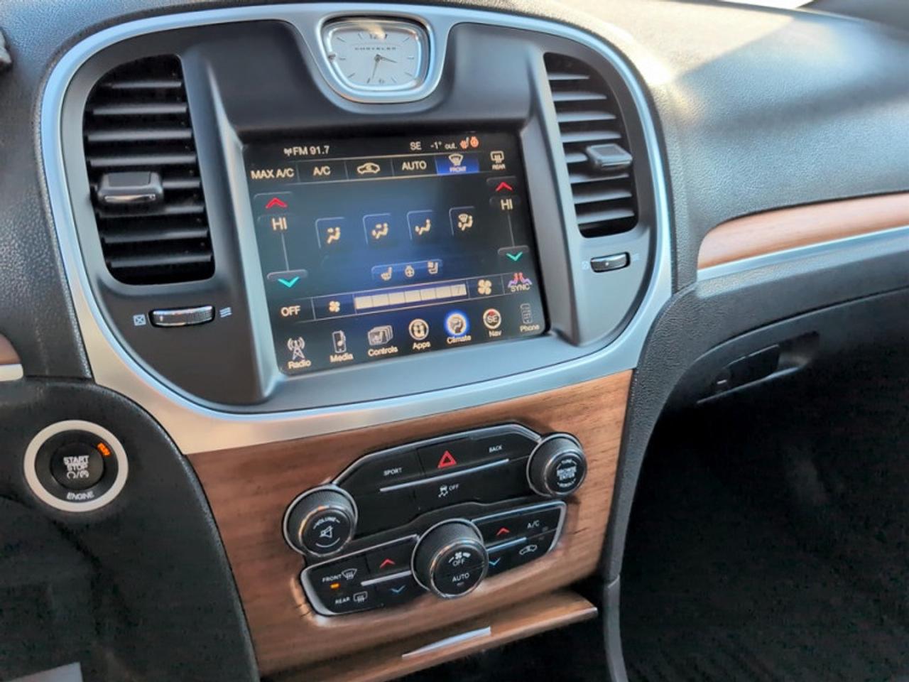 2016 Chrysler 300 Platinum  **LOADED - V6 - AWD** Photo