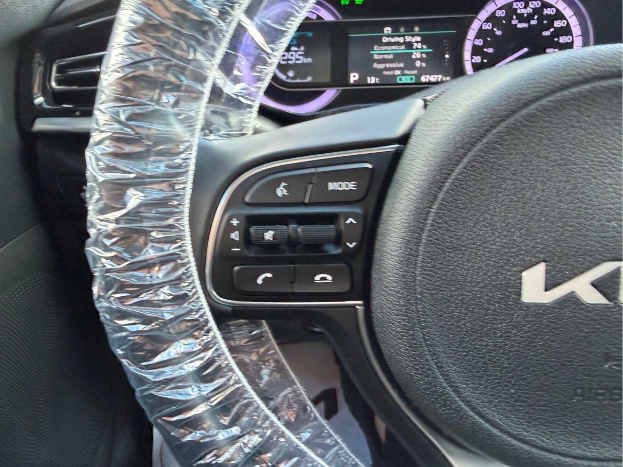 2022 Kia NIRO EX Pkg.   Heated Seats & Steering Wheel Photo