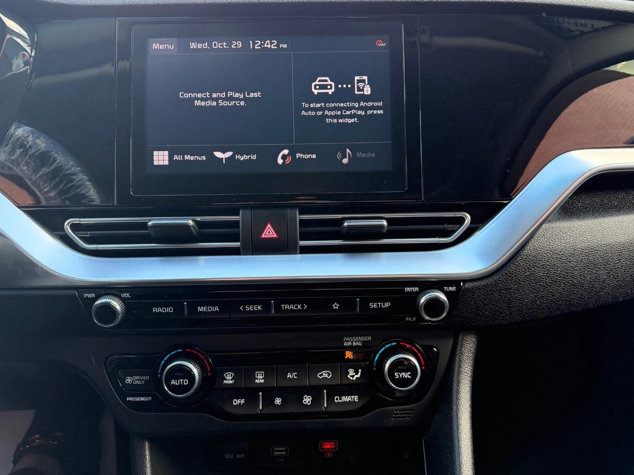 2022 Kia NIRO EX Pkg.   Heated Seats & Steering Wheel Photo