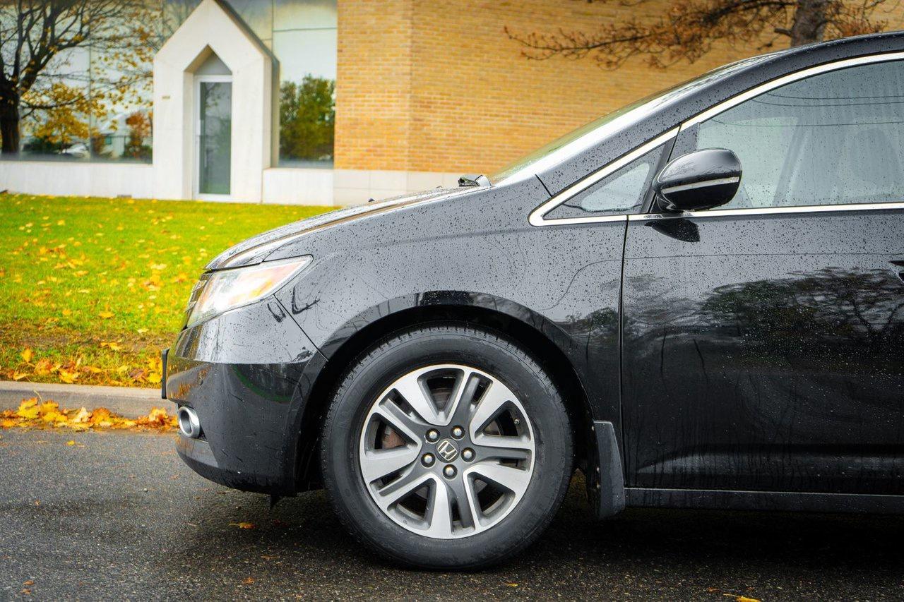 2017 Honda Odyssey Touring Photo