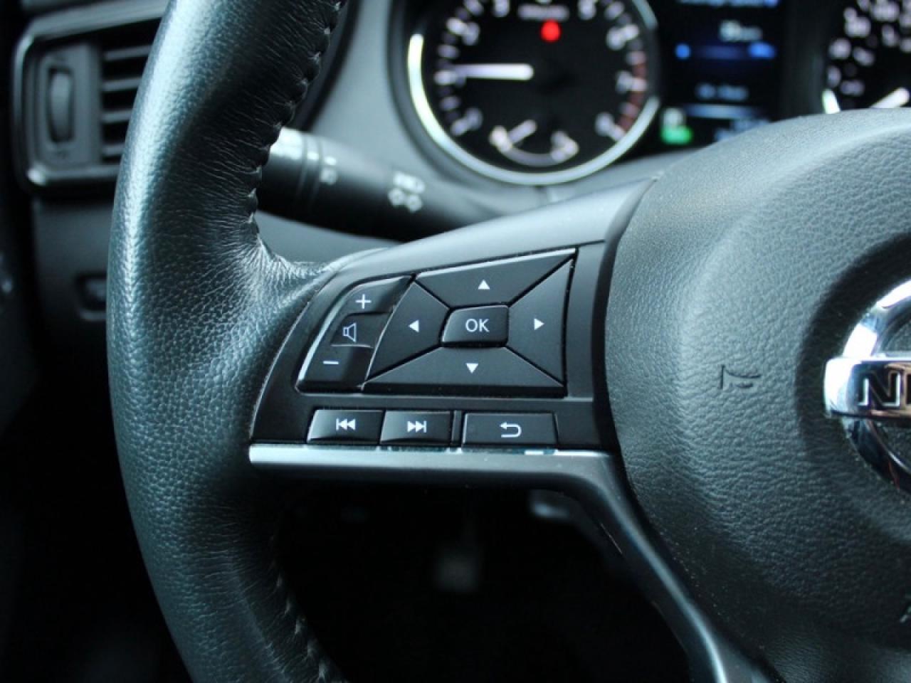 2017 Nissan Rogue SL Platinum  - Sunroof -  Navigation Photo