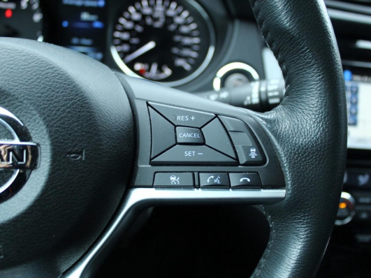 2017 Nissan Rogue SL Platinum  - Sunroof -  Navigation Photo