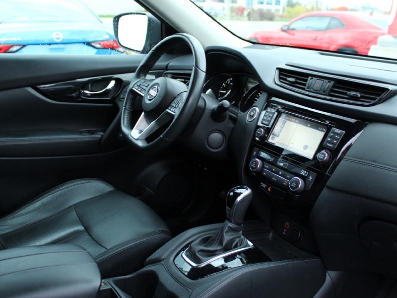 2017 Nissan Rogue SL Platinum  - Sunroof -  Navigation Photo