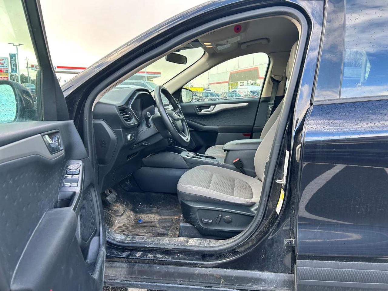 2020 Ford Escape SE Photo