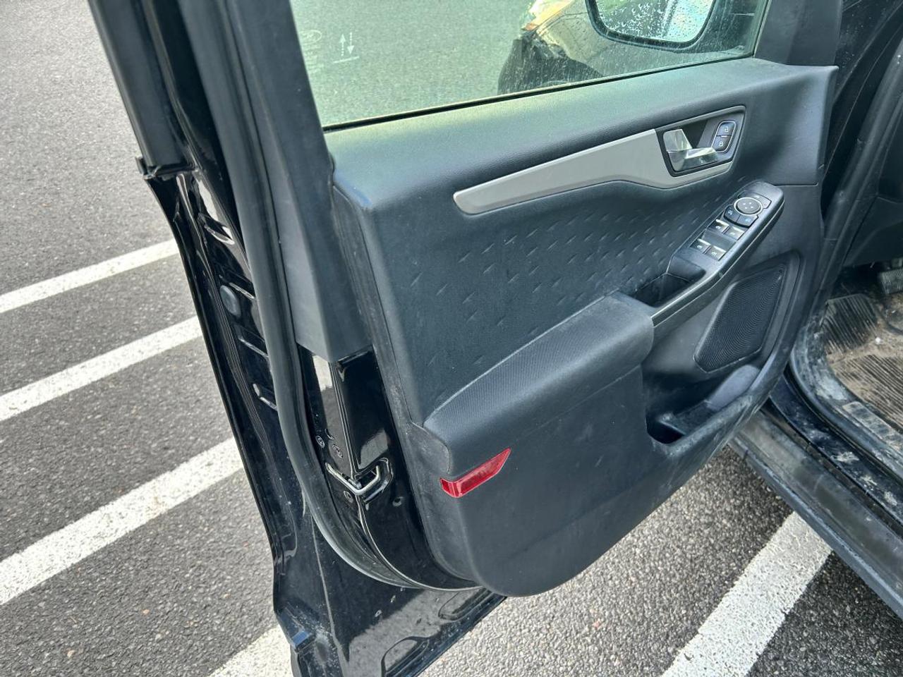 2020 Ford Escape SE Photo