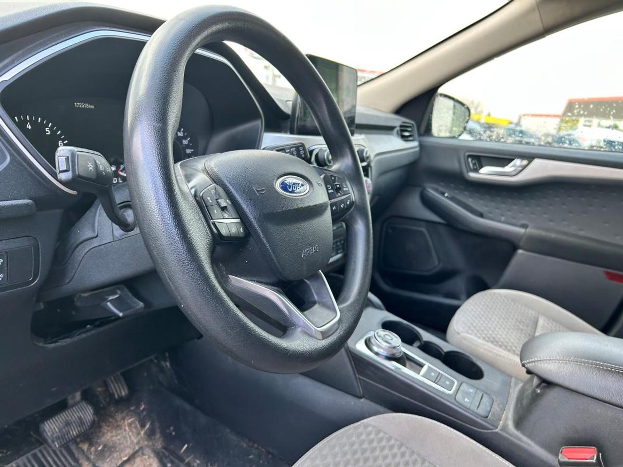 2020 Ford Escape SE Photo