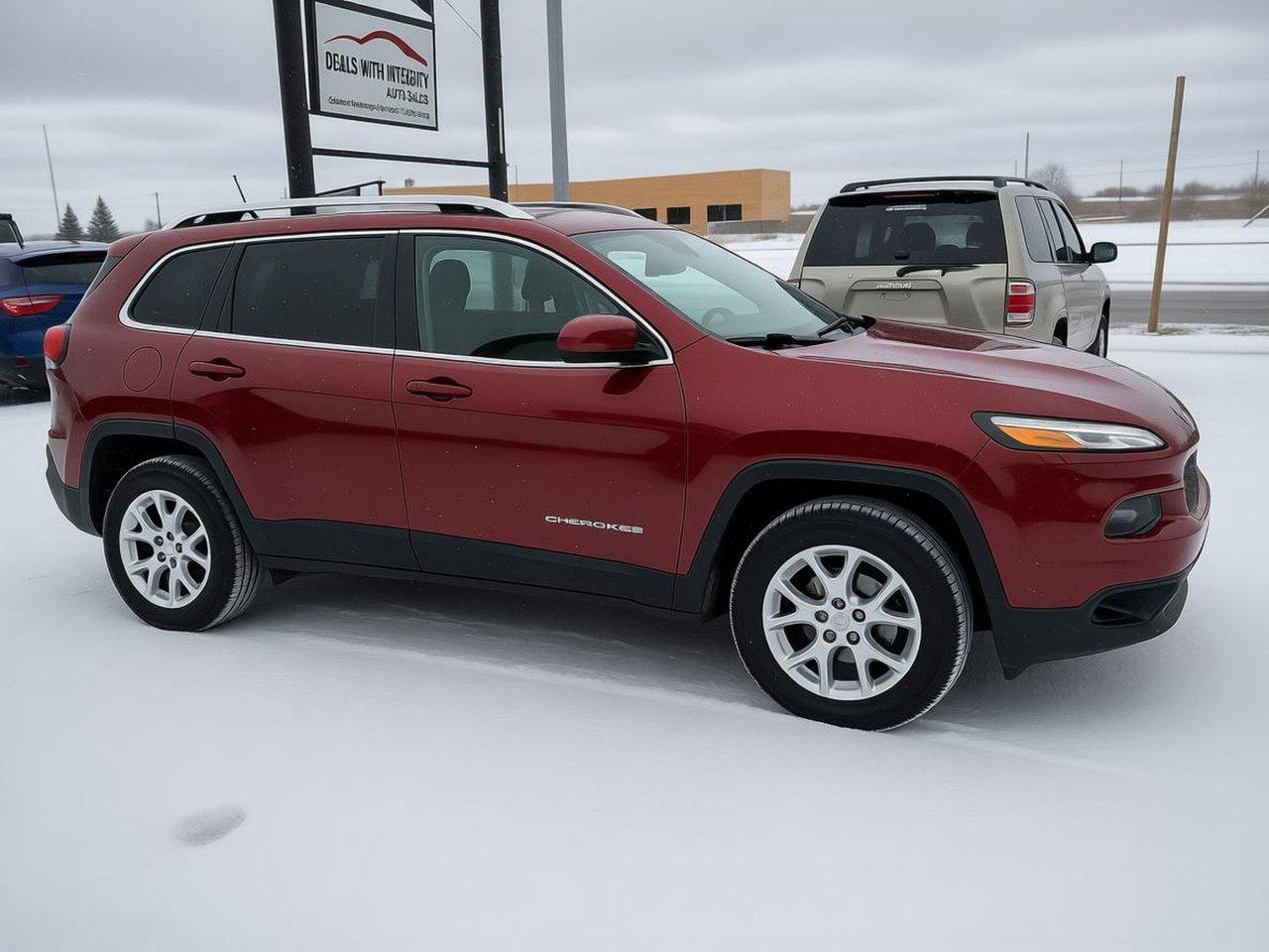 Used 2017 Jeep Cherokee North edition only 106,000 km awd 4 cyl great options w/ xtra set winters for sale in West Saint Paul, MB
