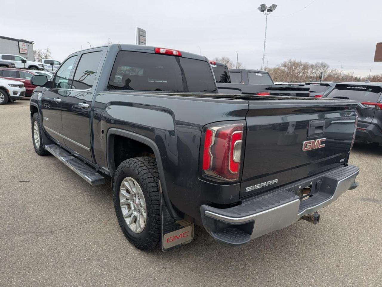 2017 GMC Sierra 1500 4WD CREW CAB 143.5" SLT Photo2