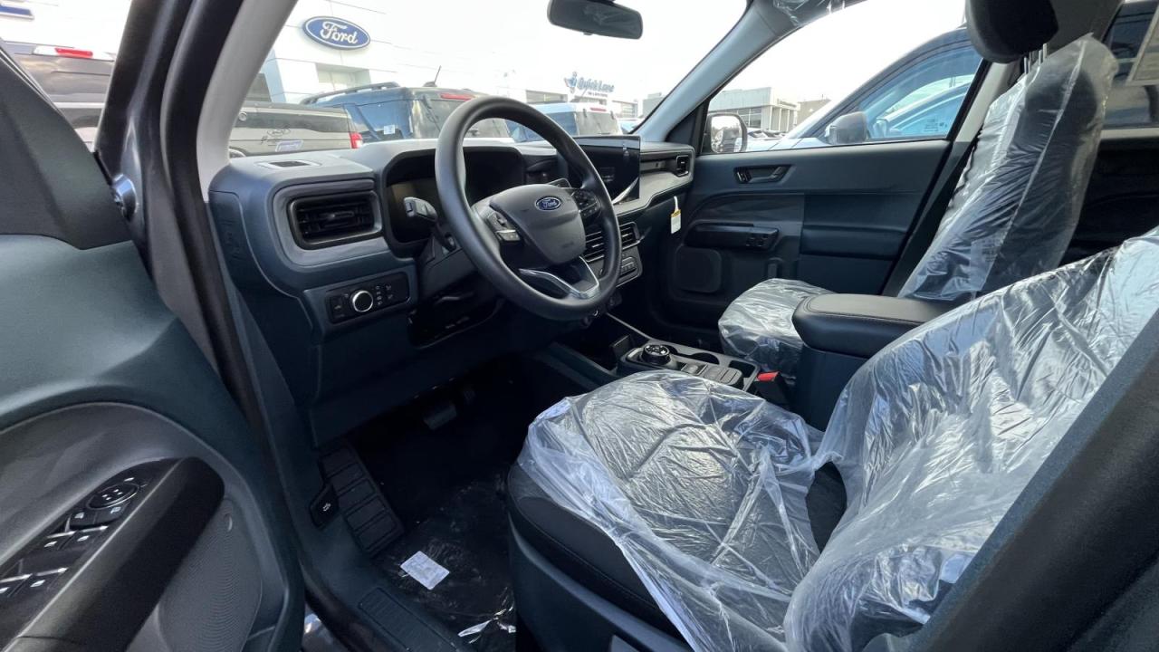 2025 Ford Maverick XLT Photo2