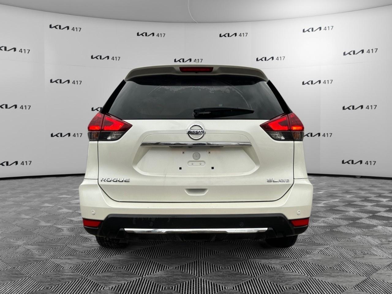 2020 Nissan Rogue SL Photo3