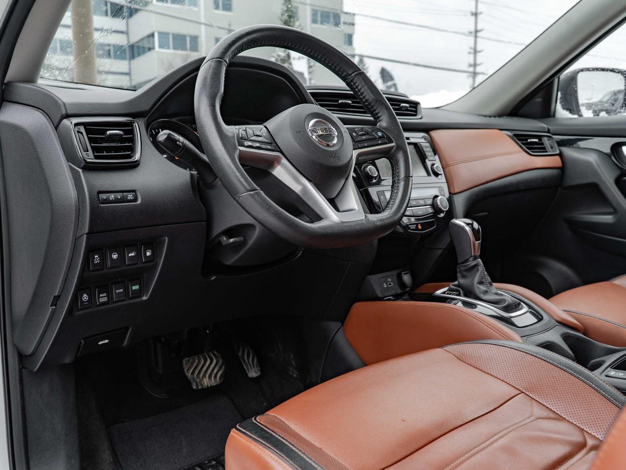 2020 Nissan Rogue SL Photo