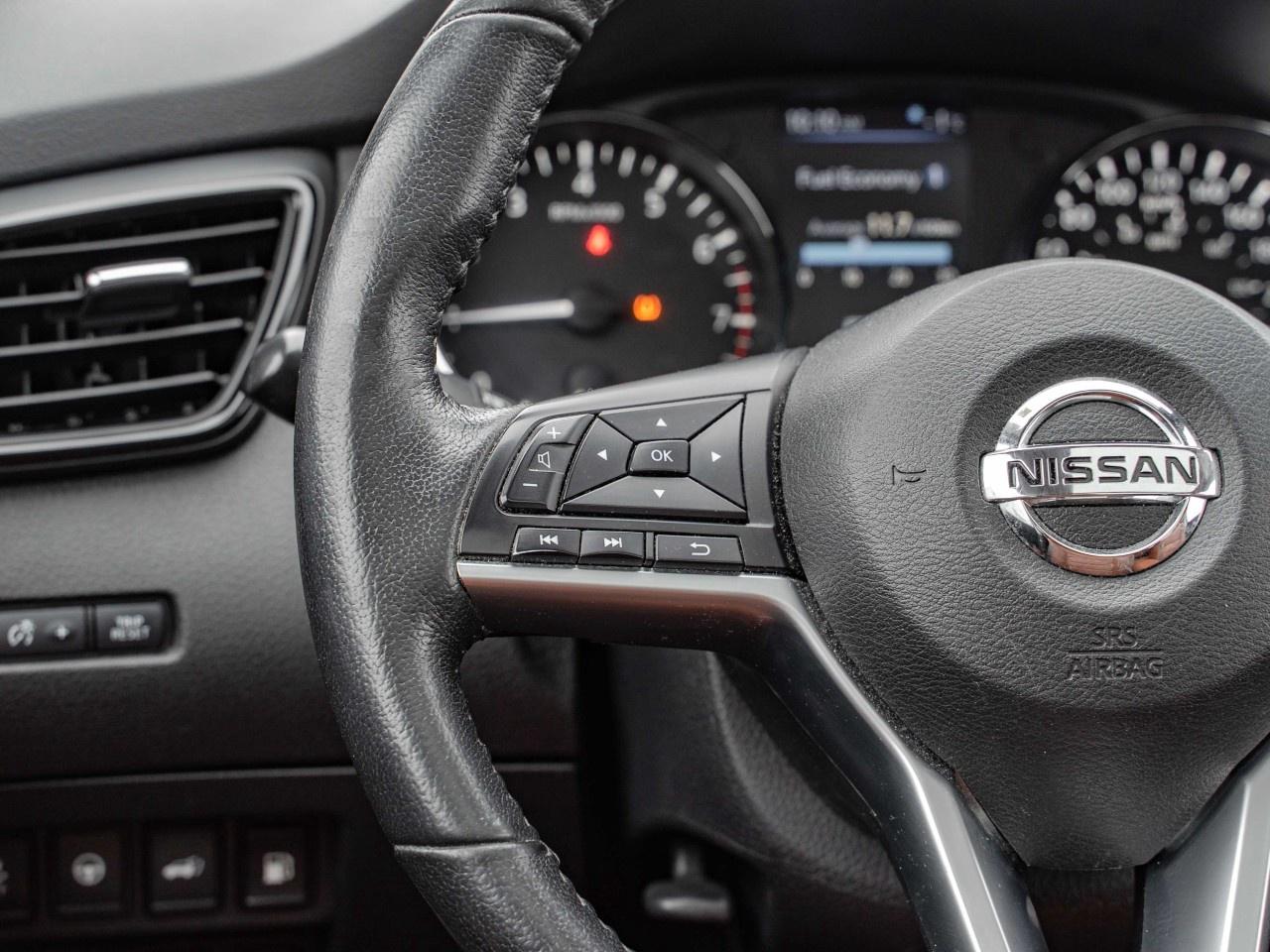 2020 Nissan Rogue SL Photo