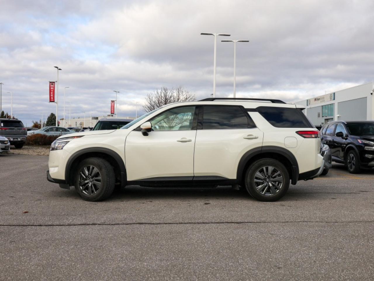 2024 Nissan Pathfinder SV  - Sunroof -  Navigation Photo