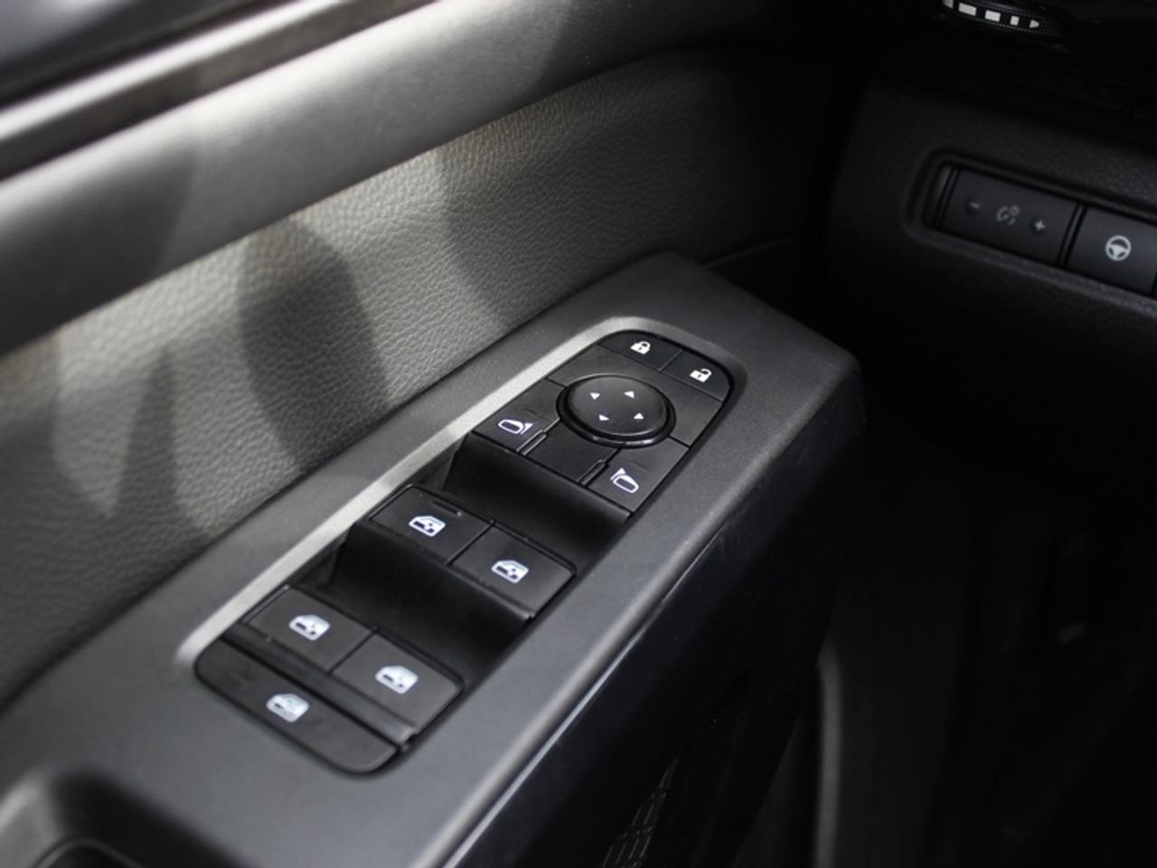 2024 Nissan Pathfinder SV  - Sunroof -  Navigation Photo