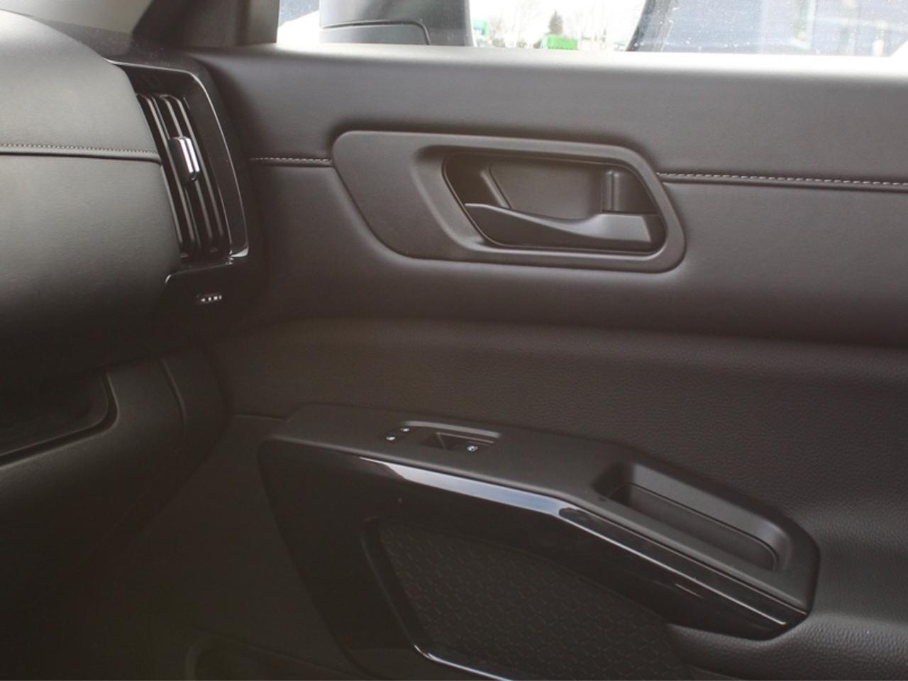 2024 Nissan Pathfinder SV  - Sunroof -  Navigation Photo