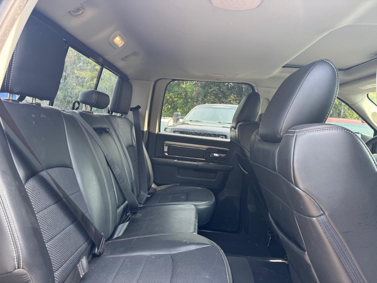 2014 RAM 1500 4WD Crew Cab 140.5" Sport - Photo #10