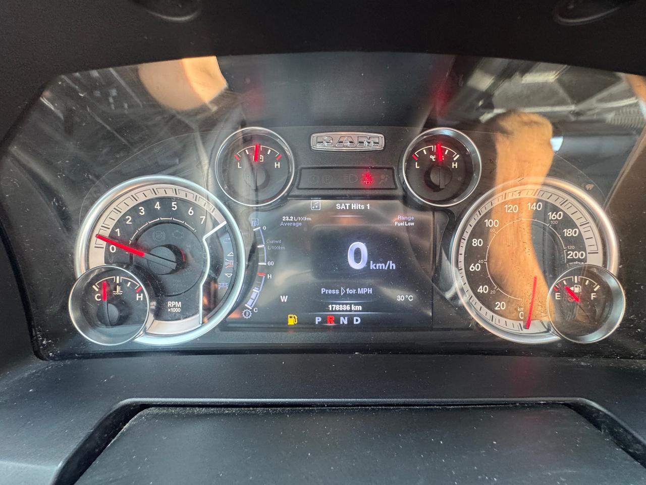 2014 RAM 1500 4WD Crew Cab 140.5" Sport - Photo #16