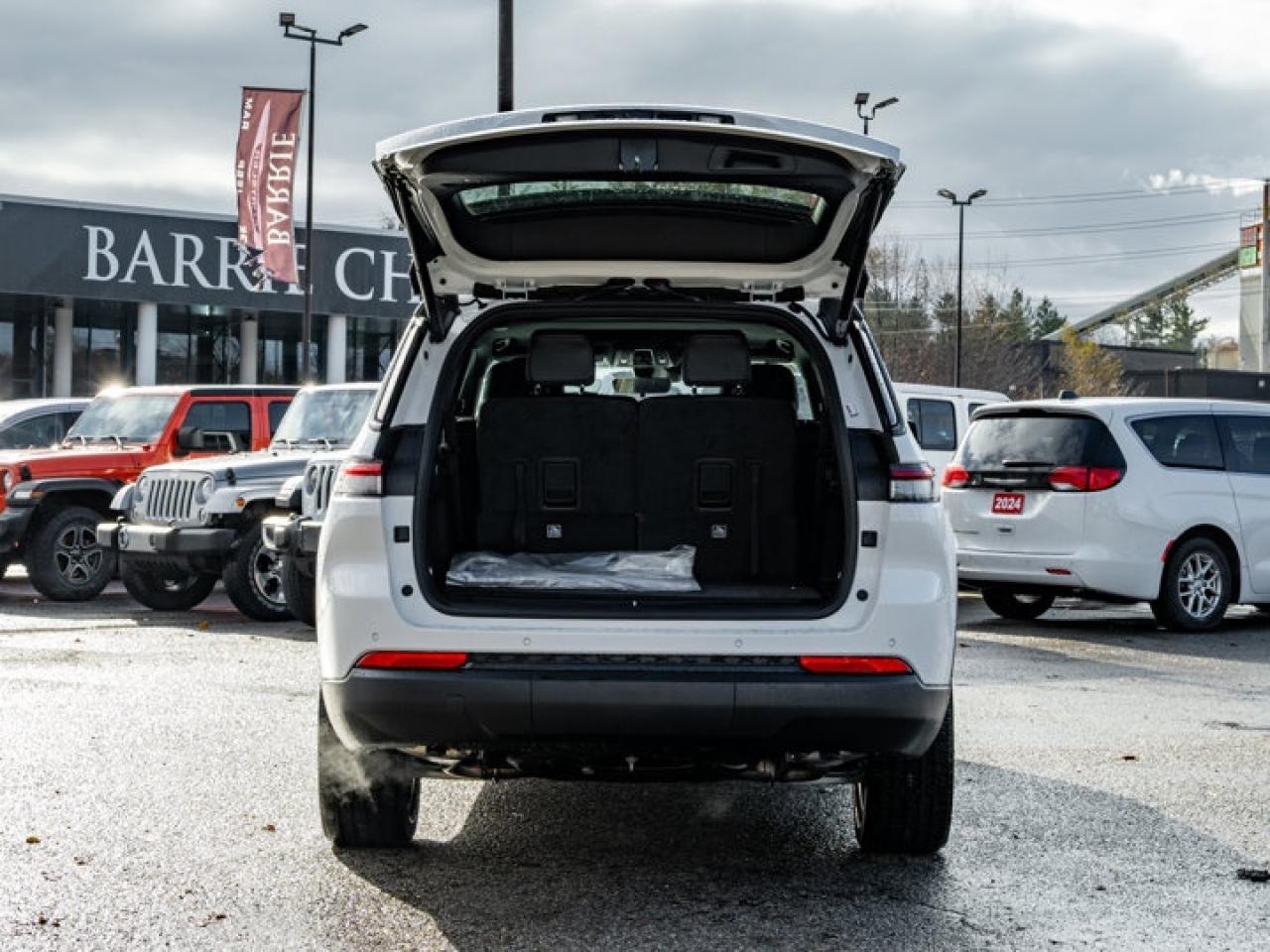 2025 Jeep Grand Cherokee L ALTITUDE Photo